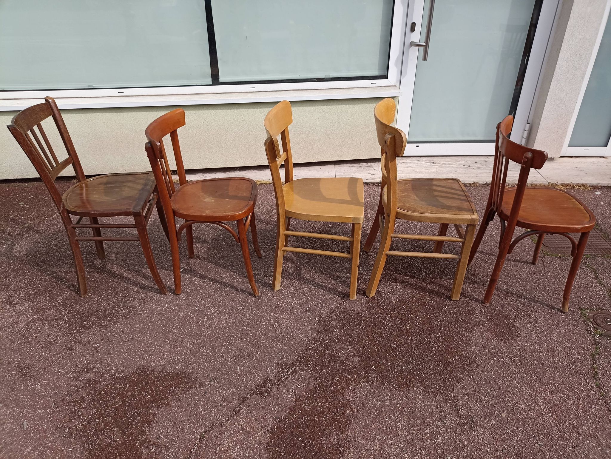 Set of 16 mismatched wooden bistro chairs - vintage - luterma