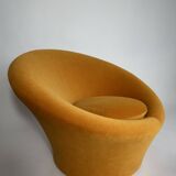 Fauteuil Mushroom de Pierre Paulin et son ottoman, édité par Artifort