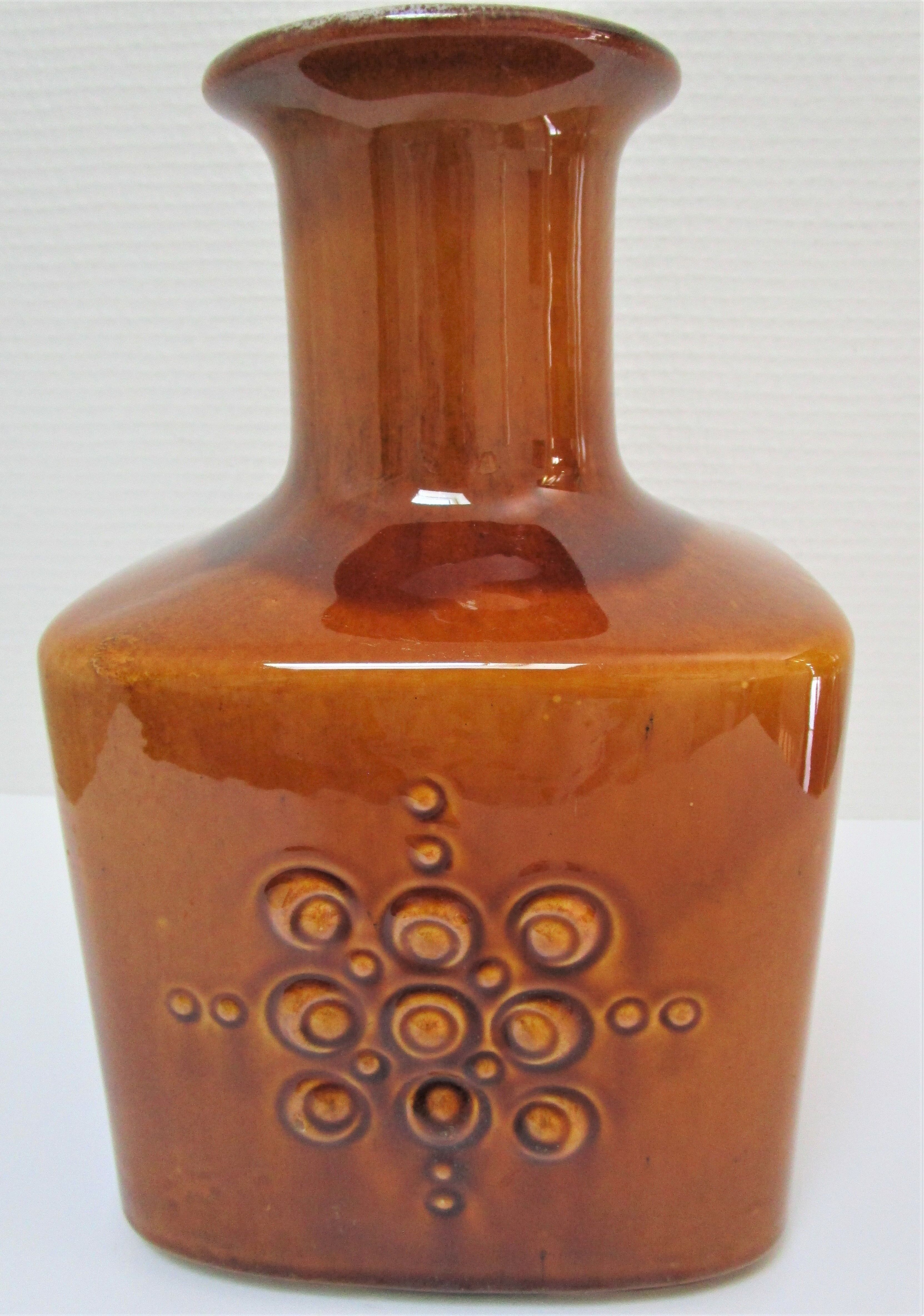 Ceramic vase design 70s