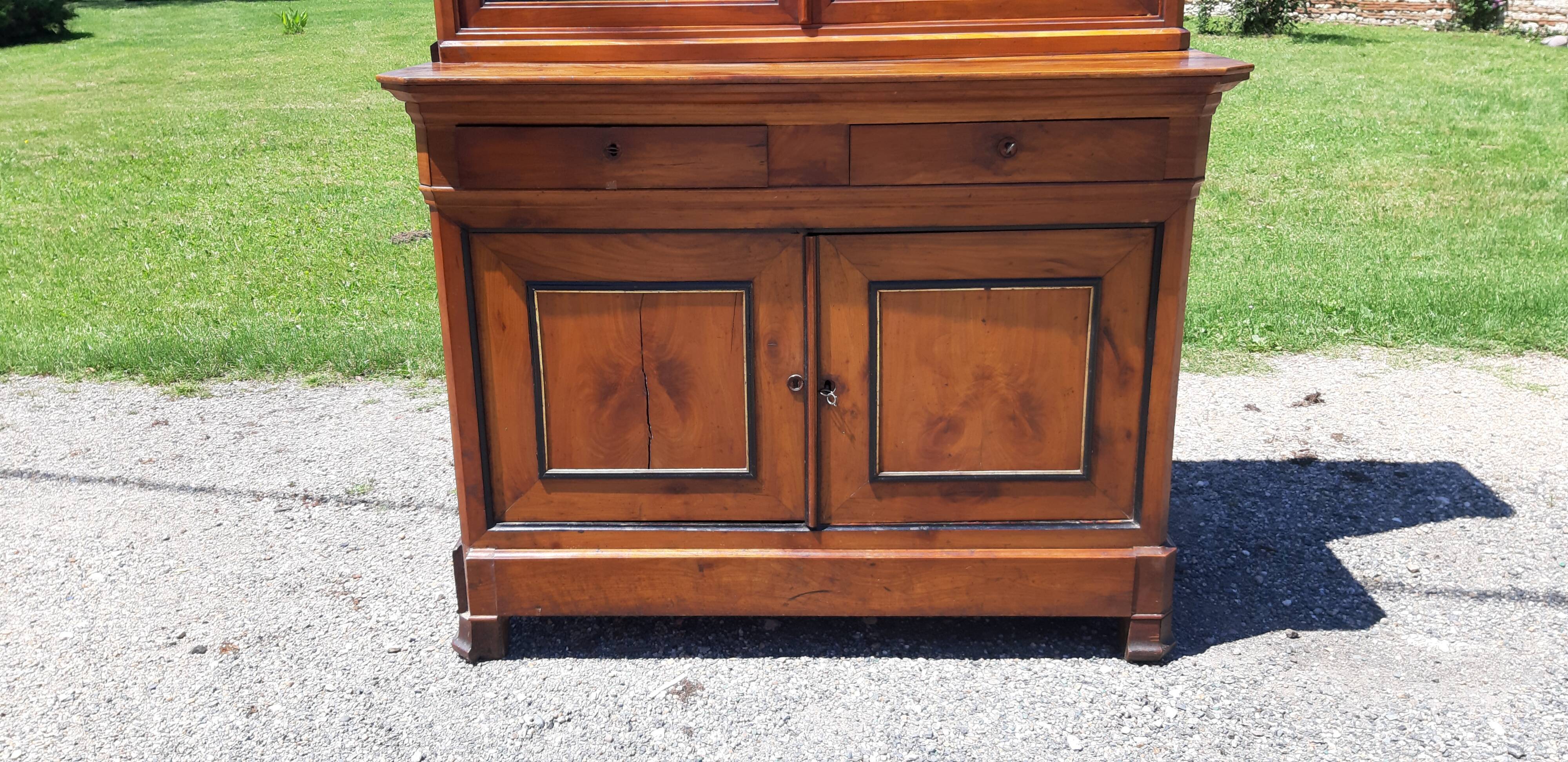 Showcase Walnut 19th