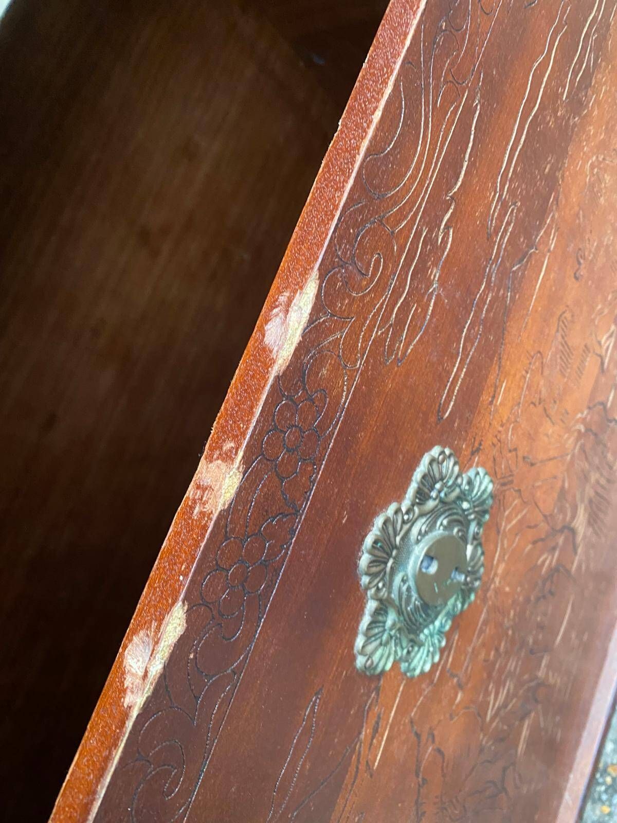 Vintage wooden trunk engraved with Indian ink