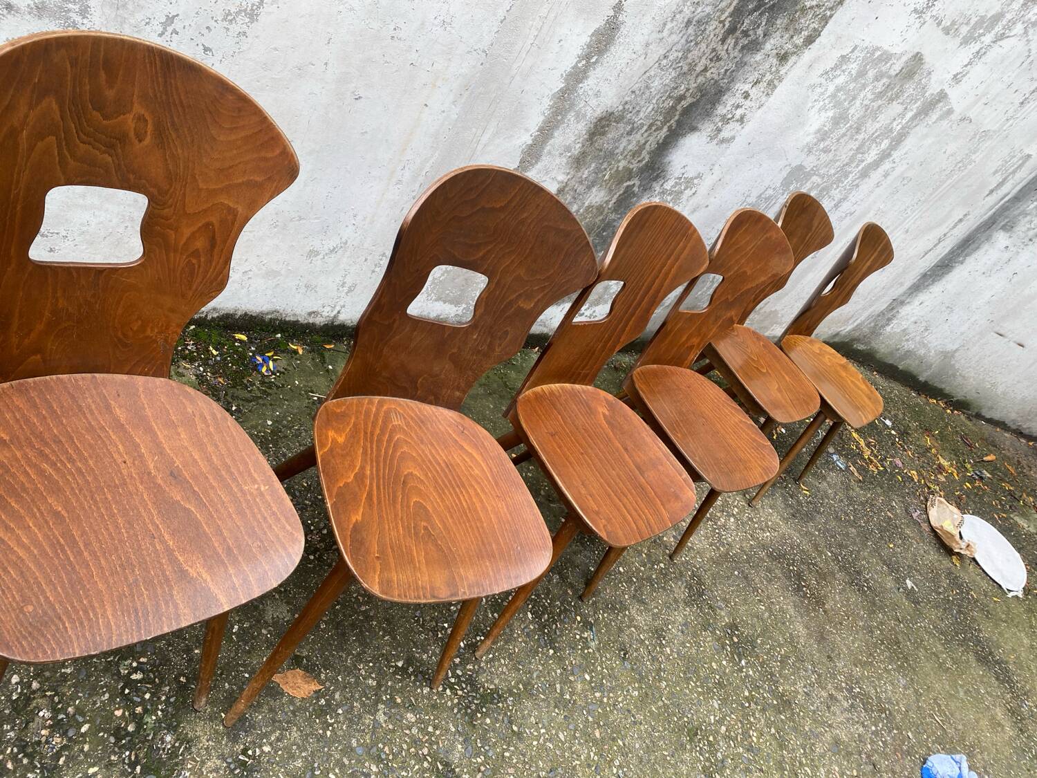 24 chaises bistrot Baumann, modèle Gentiane