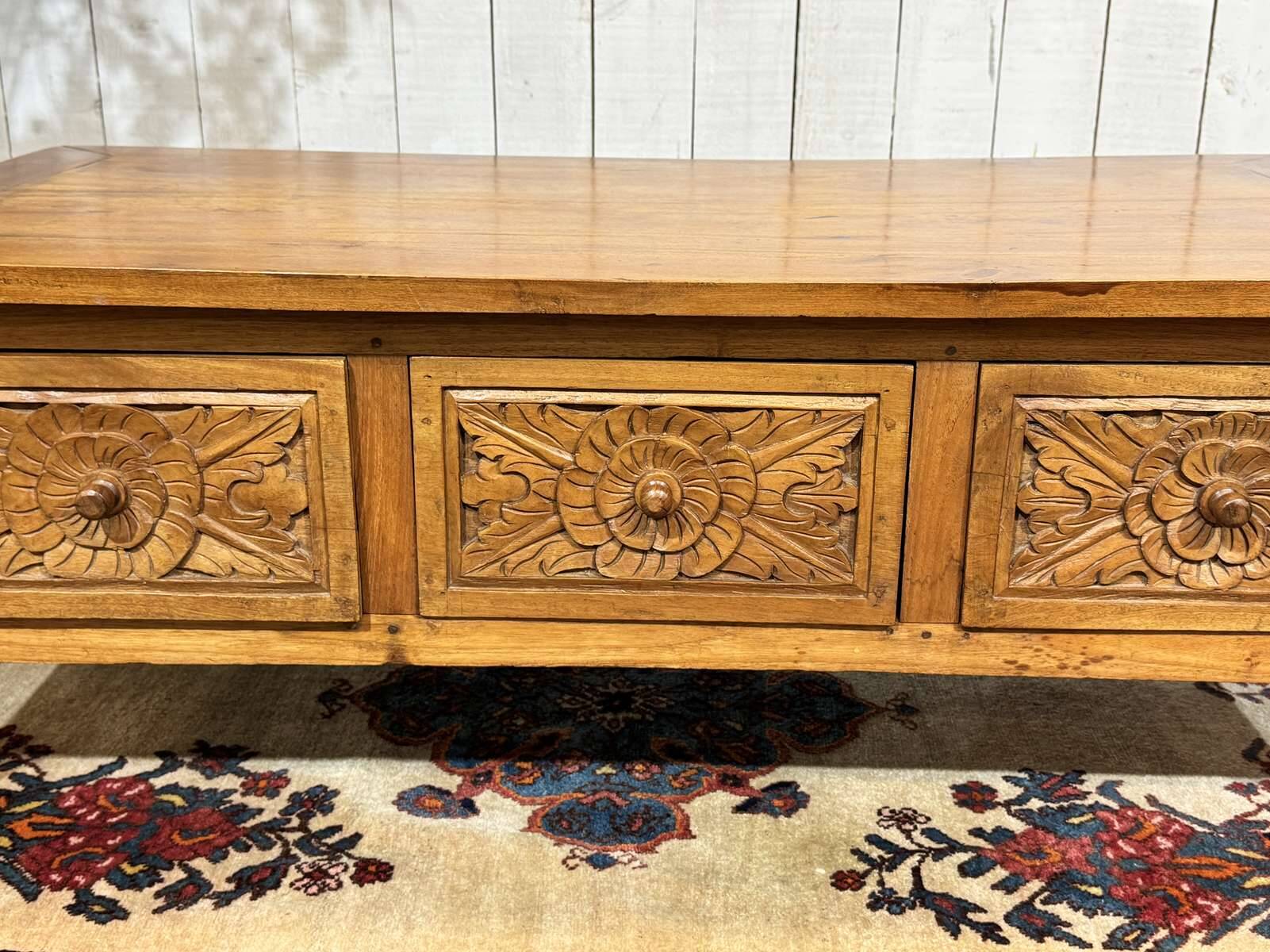 Teak coffee table, Indian craftsmanship from the 1970s.