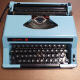 Machine à écrire Olympia Standard bleue pastel vintage