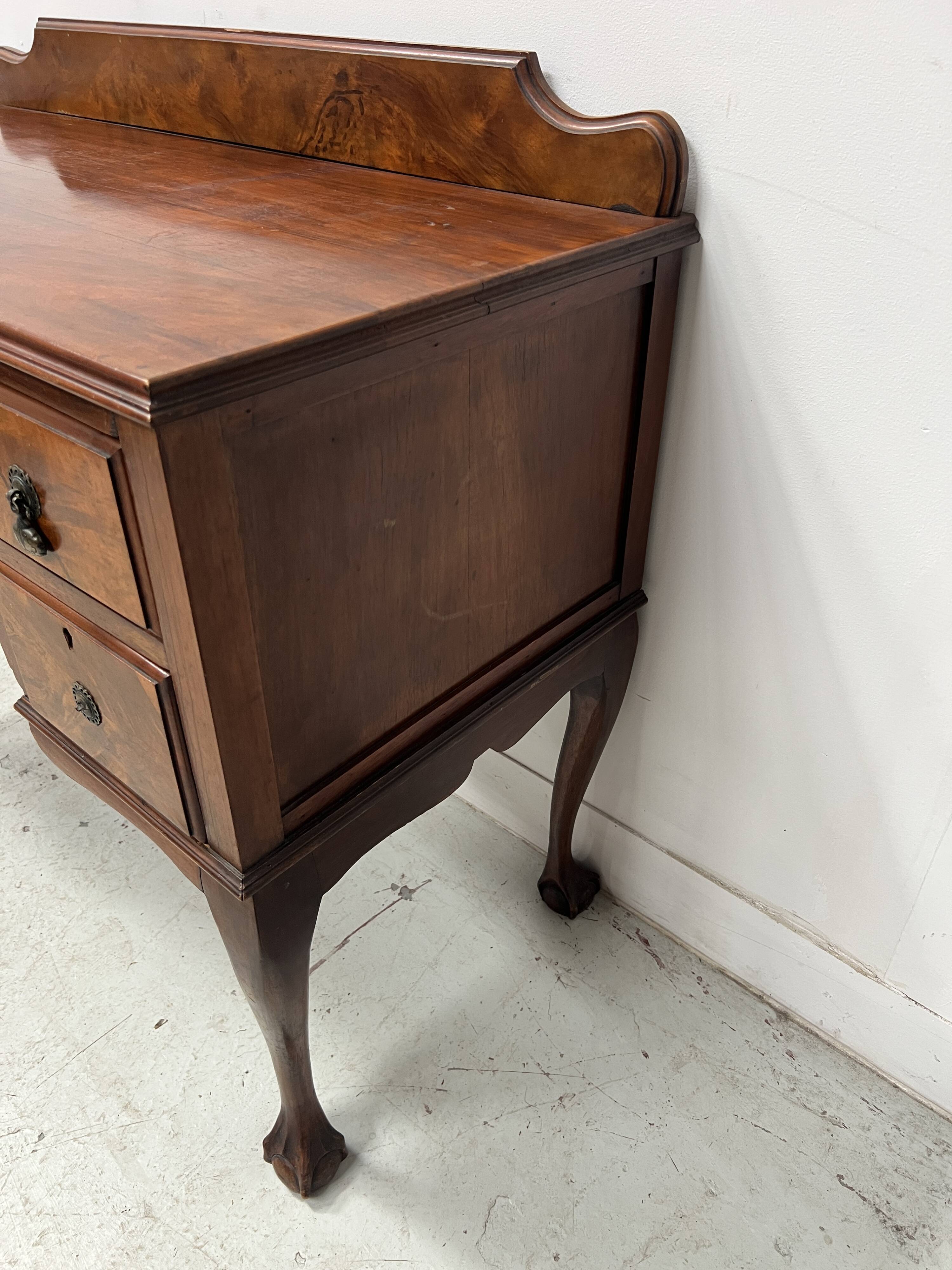 Bureau plat Regency en acajou et placage XIX siècle
