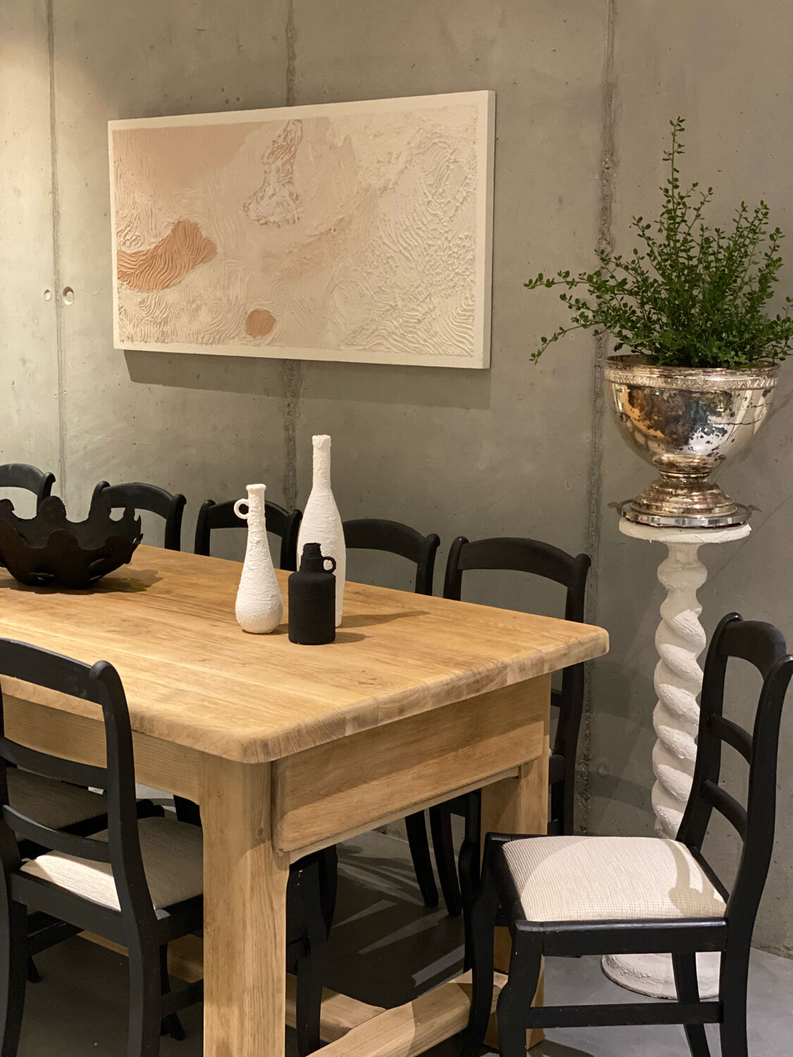 Set of 3 white vintage vases