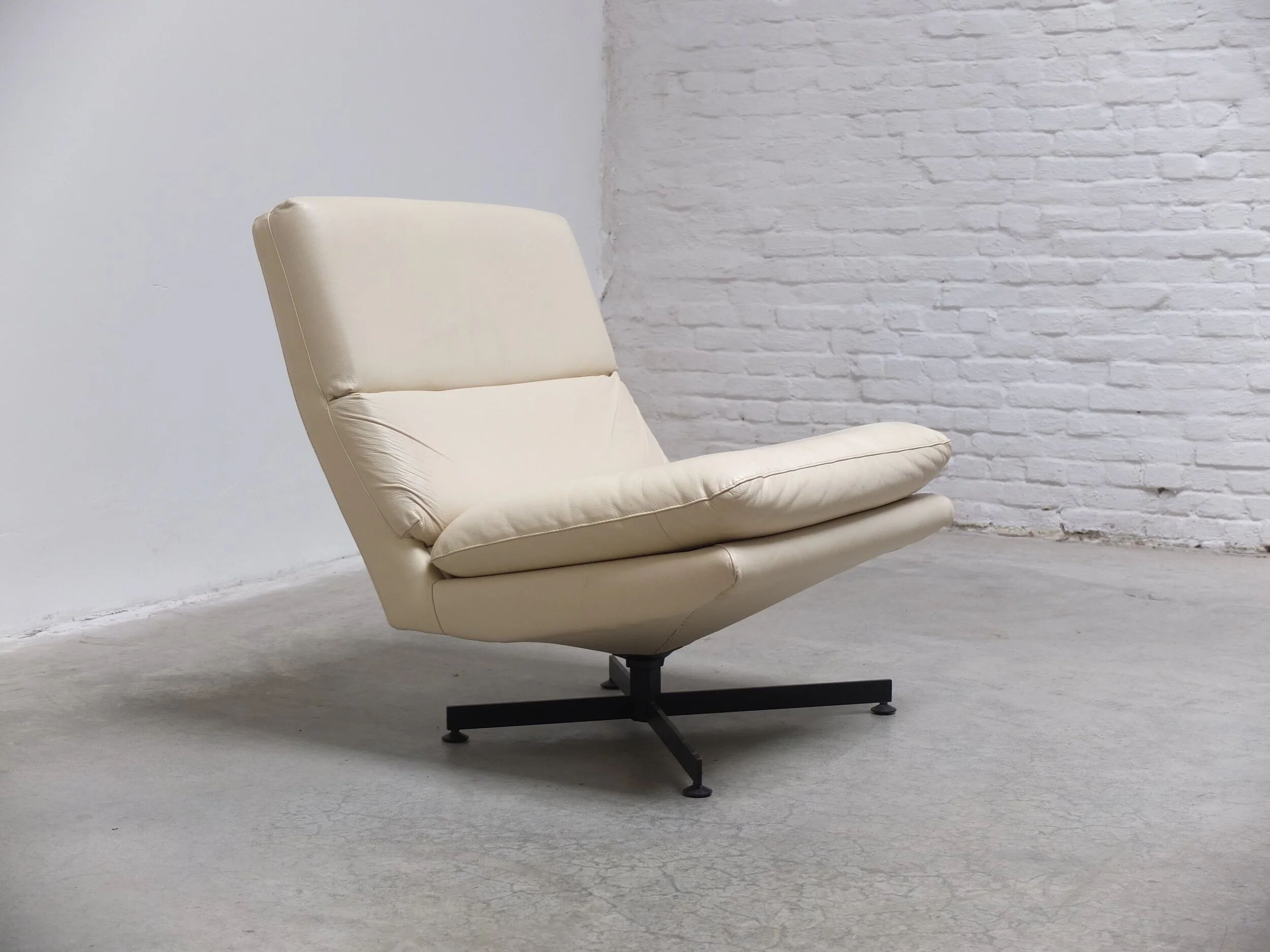 Rare lounge chair by Georges Van Rijck for Beaufort, 1960s