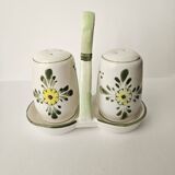 Ceramic salt & pepper shakers in good condition