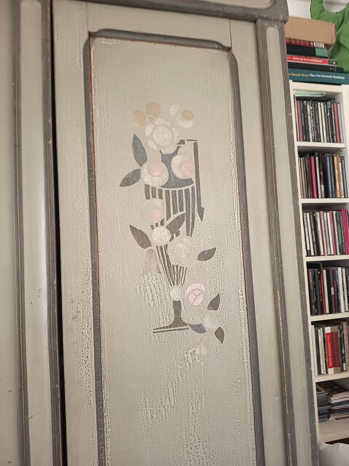 Armoire art deco