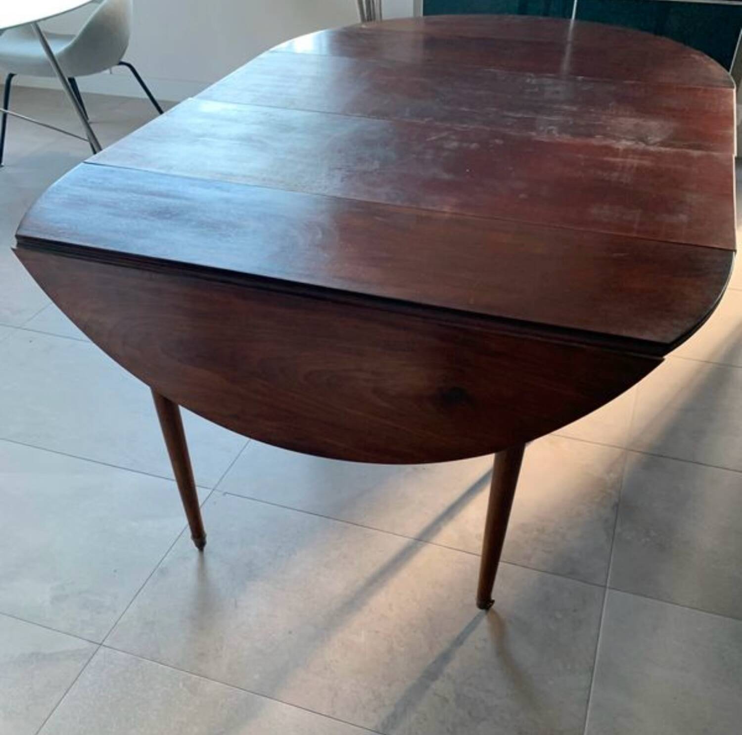 6-foot mahogany round table