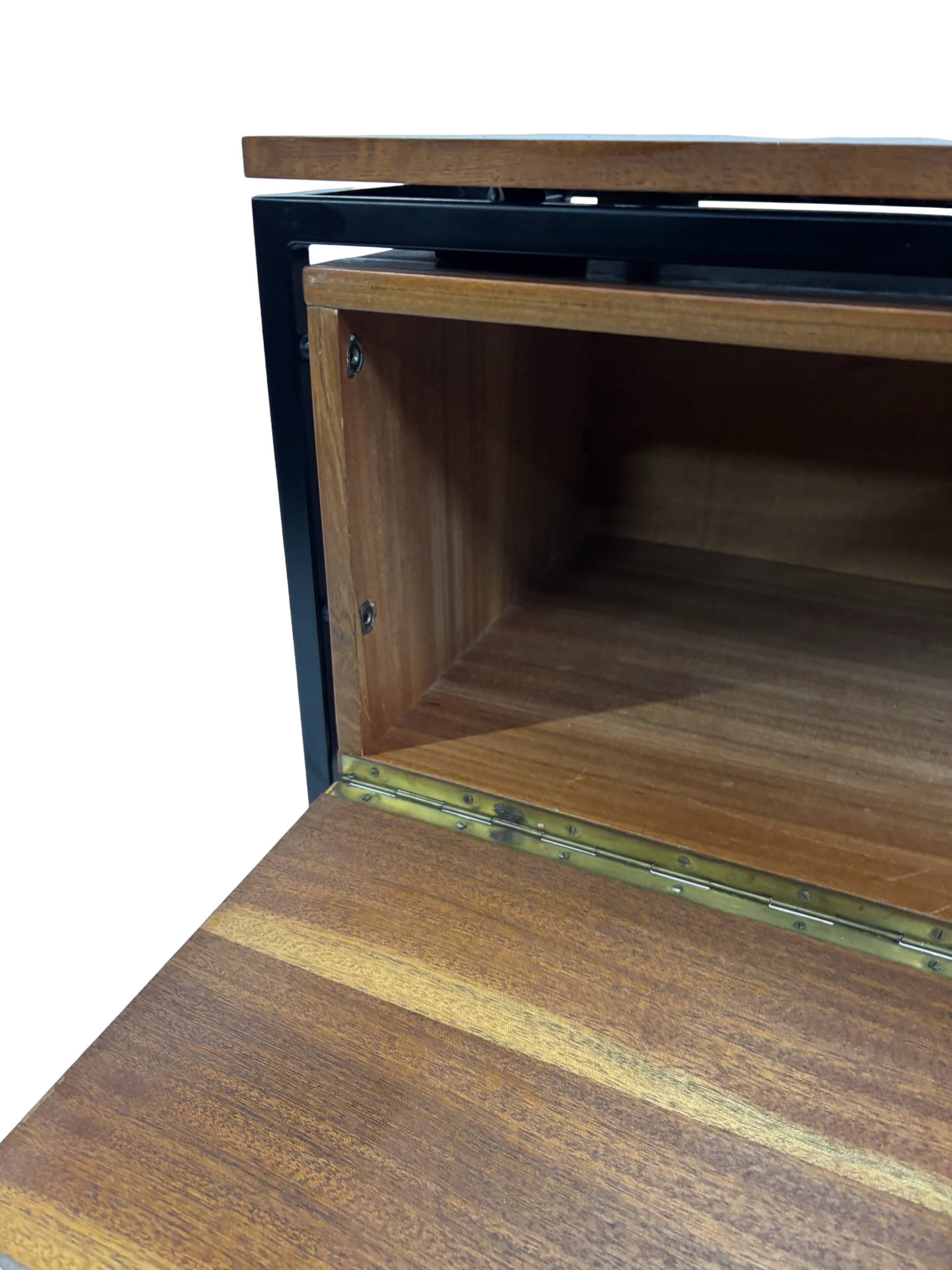 Meuble TV vintage petit format, placage teck, années 1960