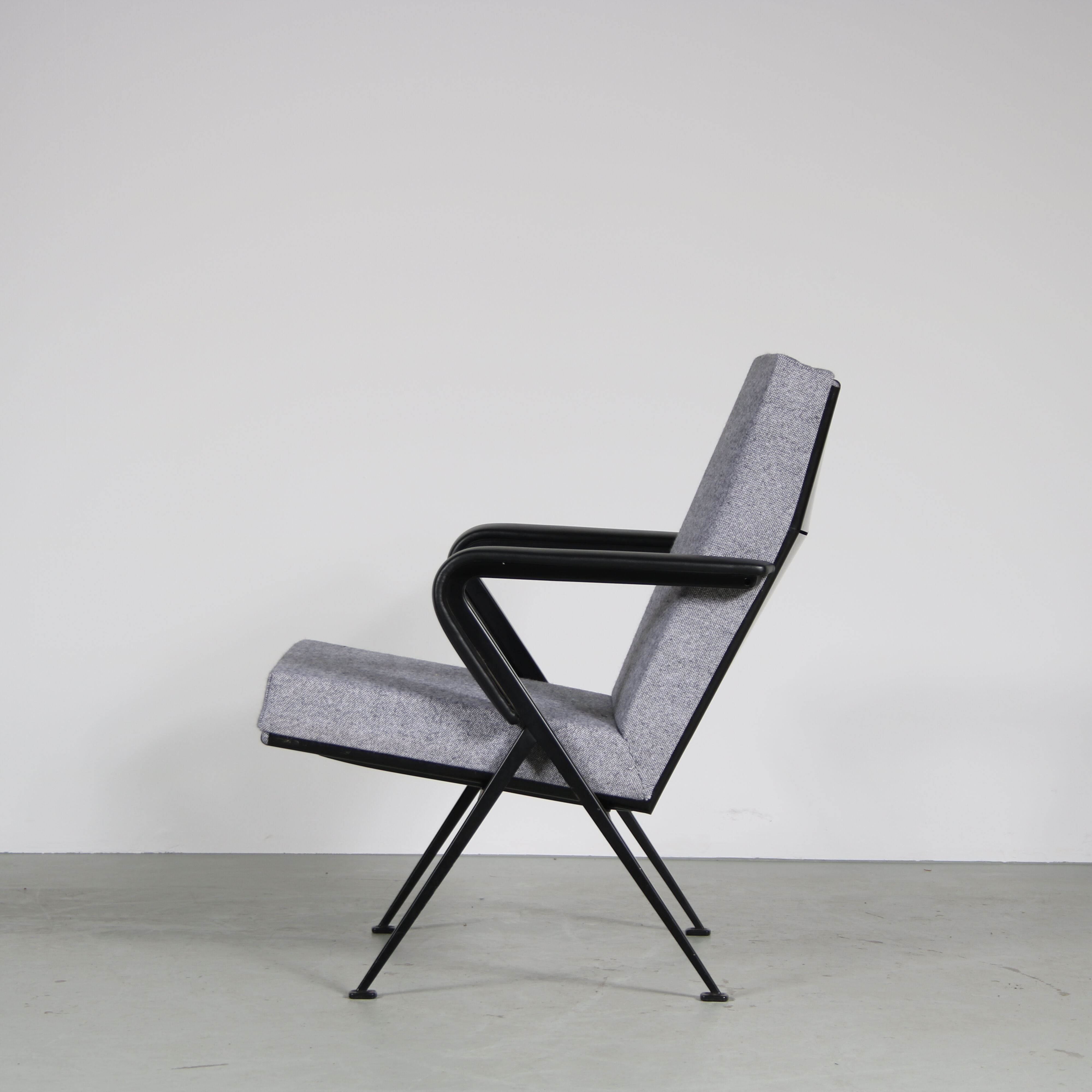 “Repose” Chair by Friso Kramer for Ahrend de Cirkel, Netherlands 1960
