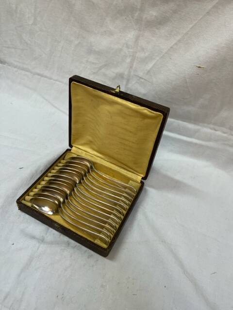 12 silver-plated teaspoons