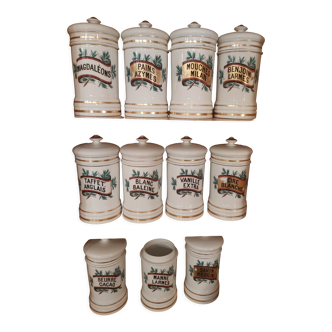 Lot d'anciens pots à  pharmacie