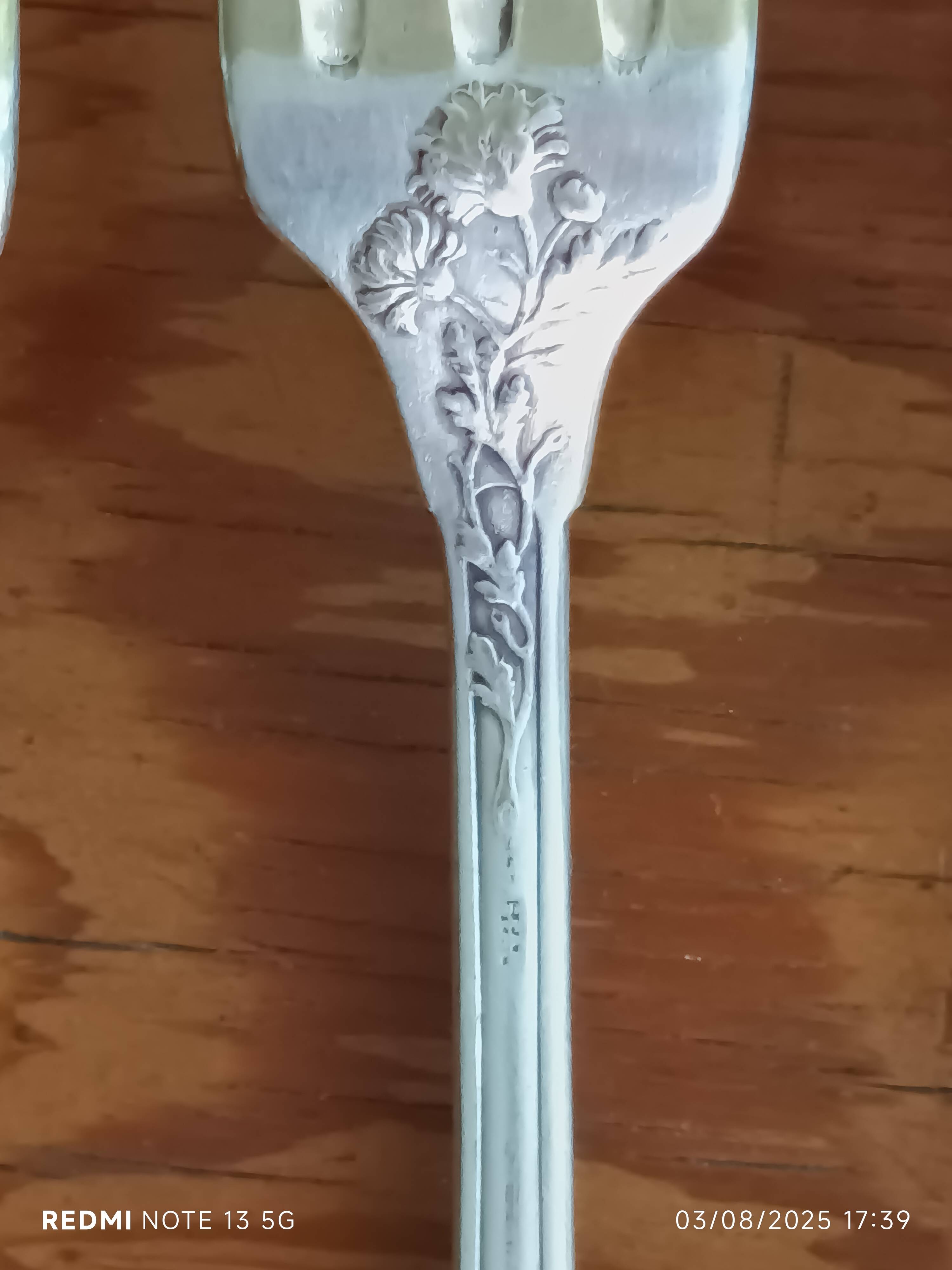 9 silver-plated Art Nouveau forks 1900-1920 with daisy decoration
