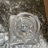 Vintage crystal decanter diamond tip
