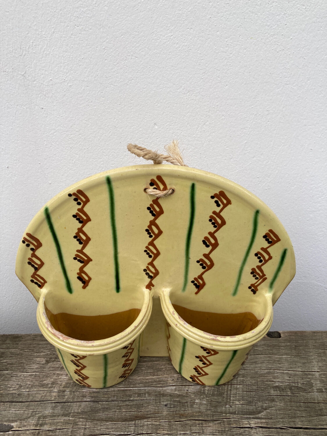 Wall-mounted planter or cutlery drainer in yellow vintage ceramic