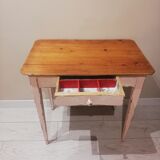 Patinated table rosé and wood