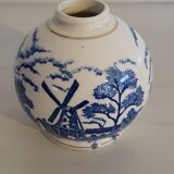 Small ball vase with blue patterns