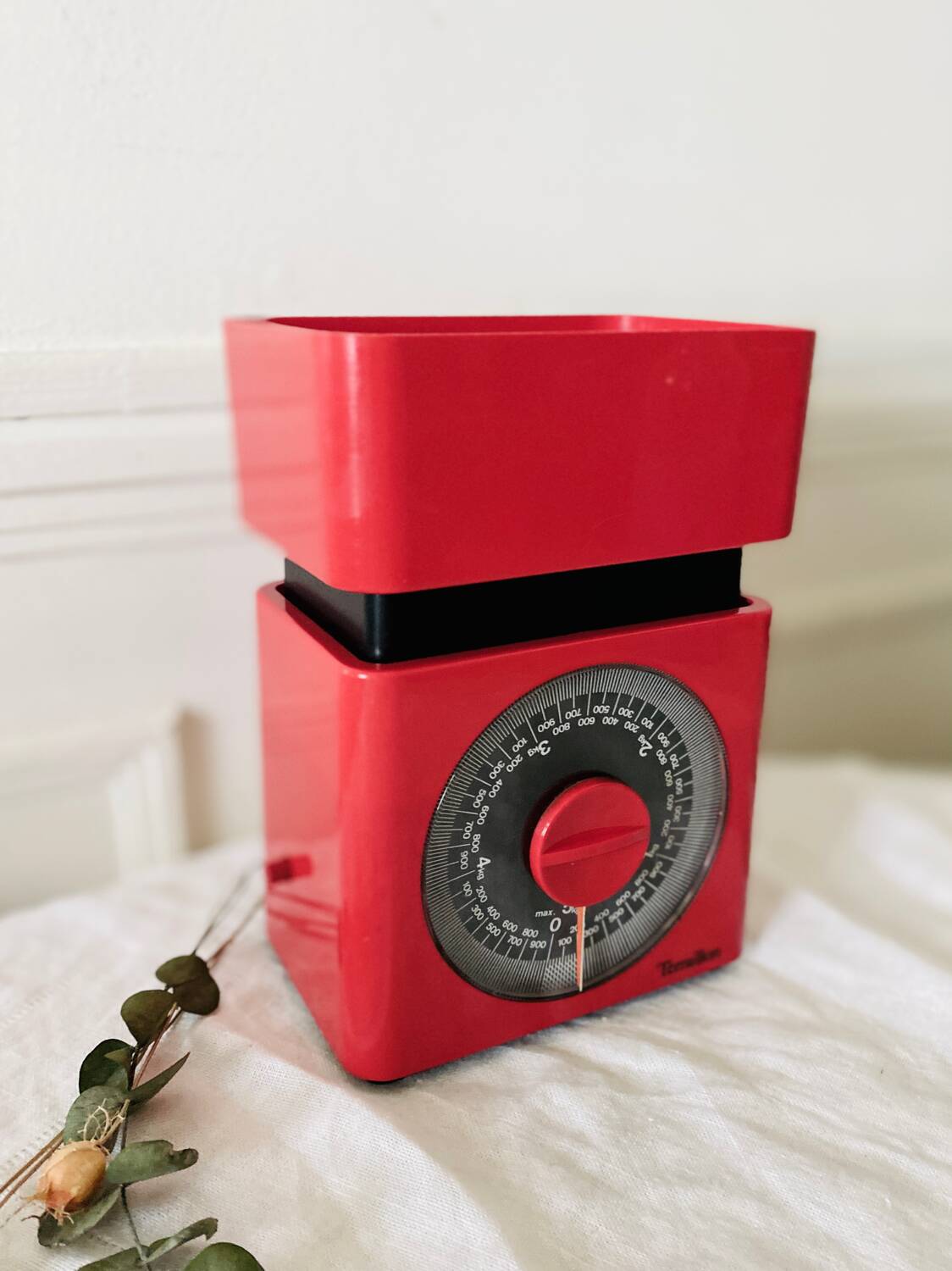 Terraillon red kitchen scale 5kg vintage