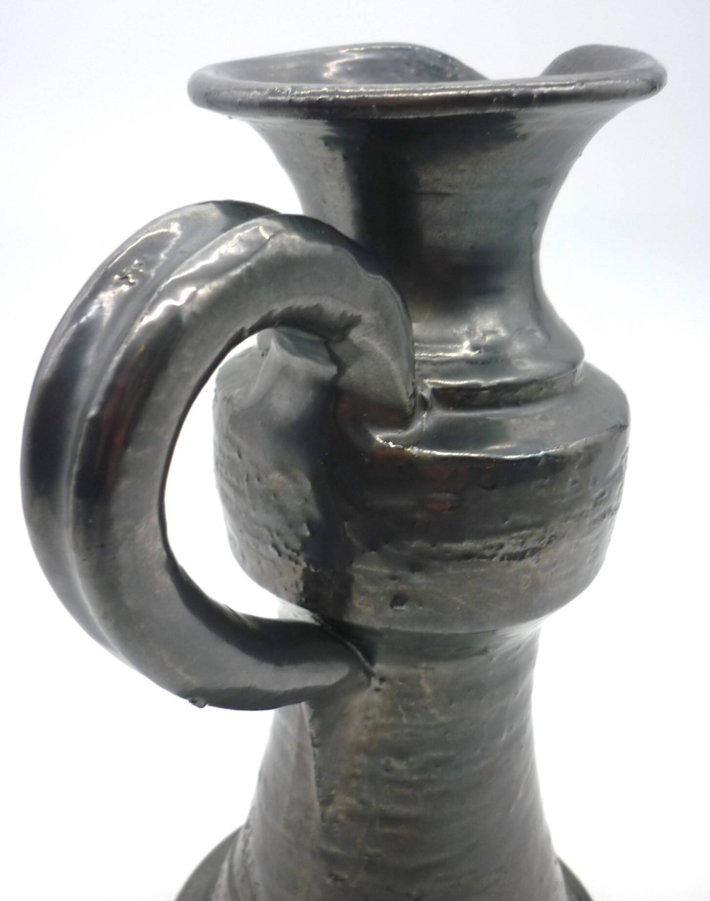 Vase pichet en céramique émaillée noire métal, signé Jean Marais, Vallauris