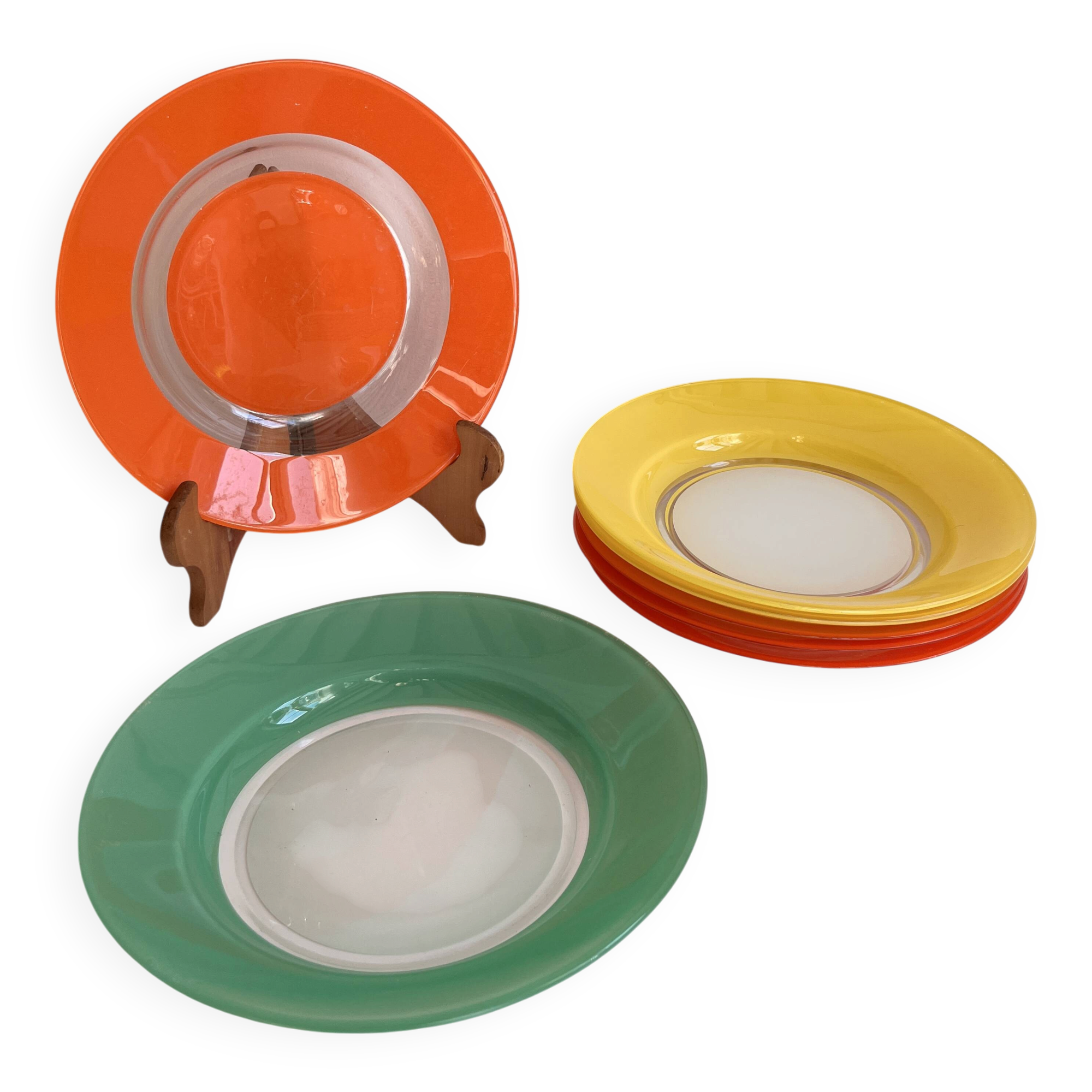 Coloured Duralex plates