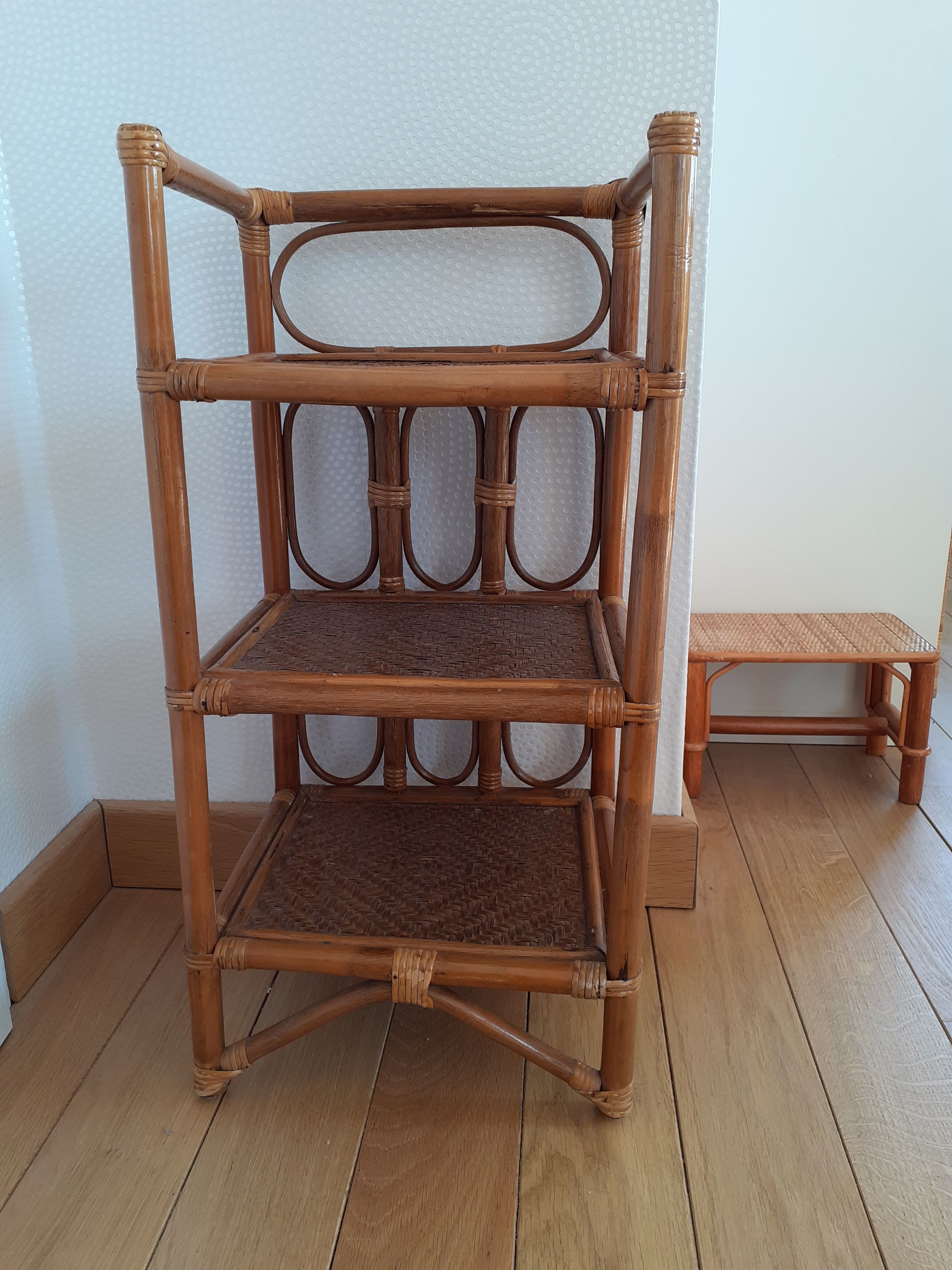 Small vintage rack in rattan