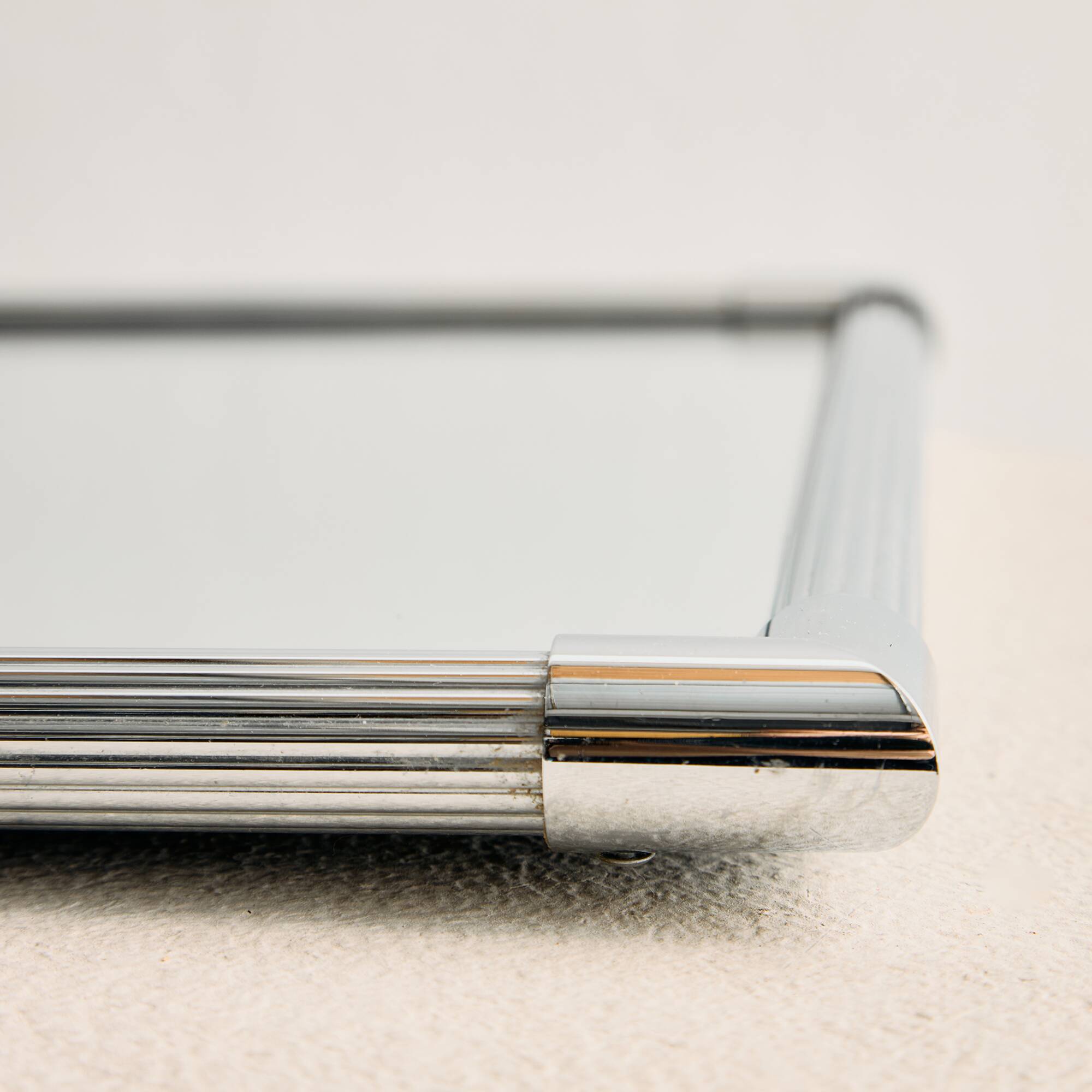 Miroir encadré de métal