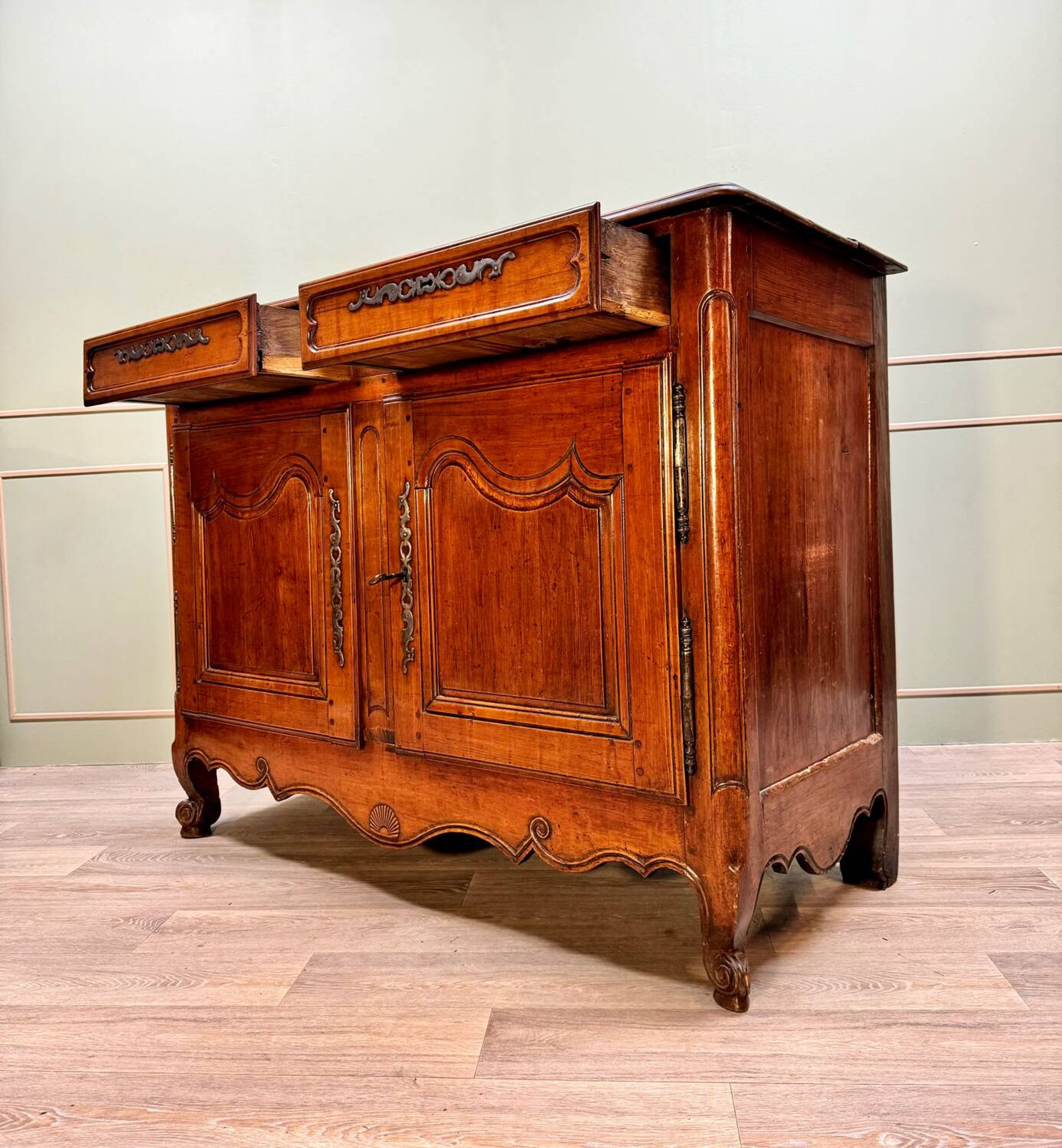 Provençal Buffet In Walnut From Louis XV 18th Century