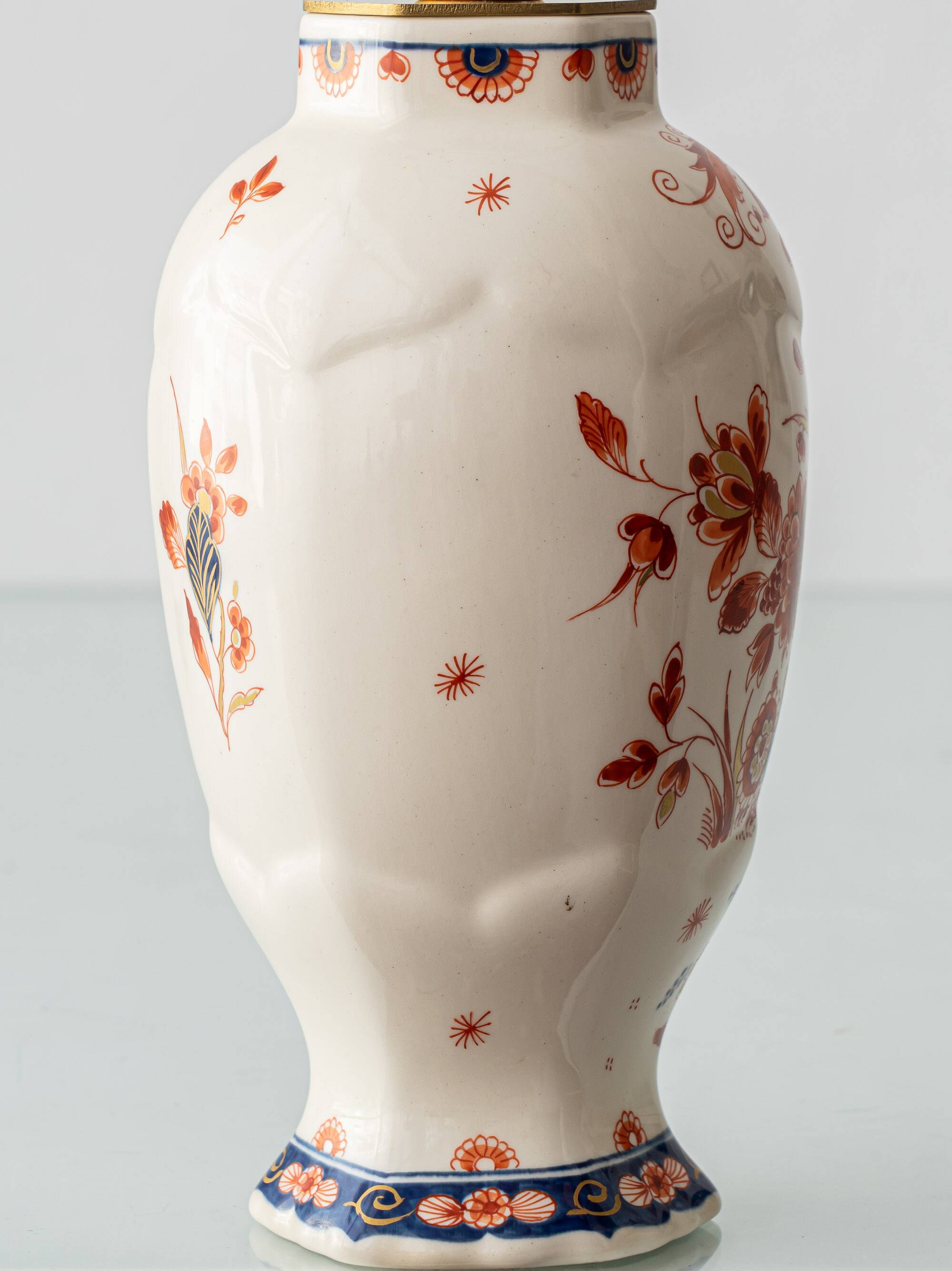 Pair of "Pijnacker" Imari Style Table Lamps from Royal Delft, Hand-Painted with Silk Shades
