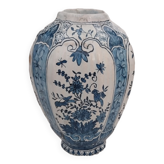 Delft vase signed from the nineteenth