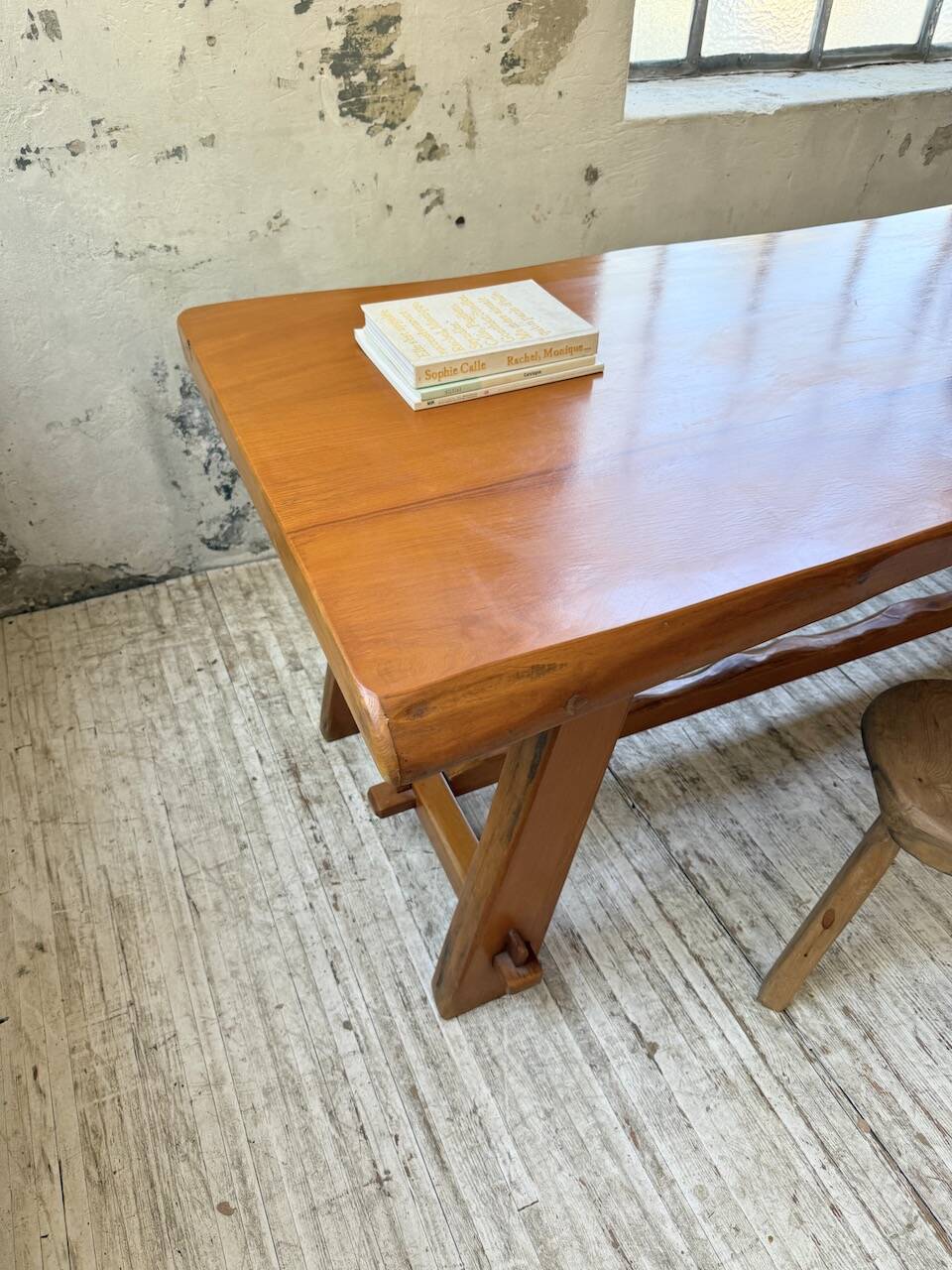 Aranjou farmhouse table in blond elm, 1950s