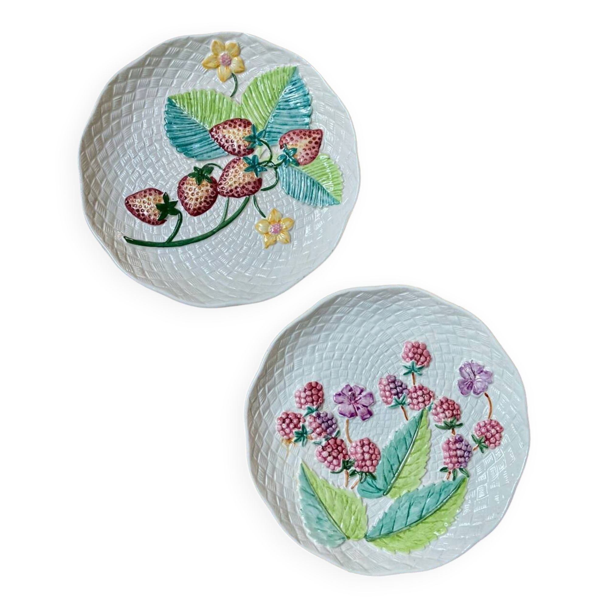 Set of two earthenware plates/dishes.