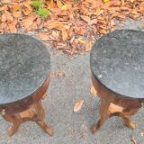 Paire de guéridons / tables de nuit en bois et marbre avec tiroirs