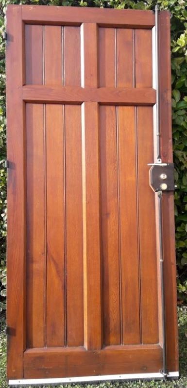 Entrance door 208,7x94 oak multipoint lock