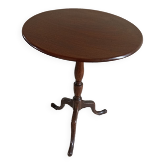 Pedestal table