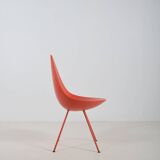 Drop 3110 chair designed by Arne Jacobsen for Fritz Hansen