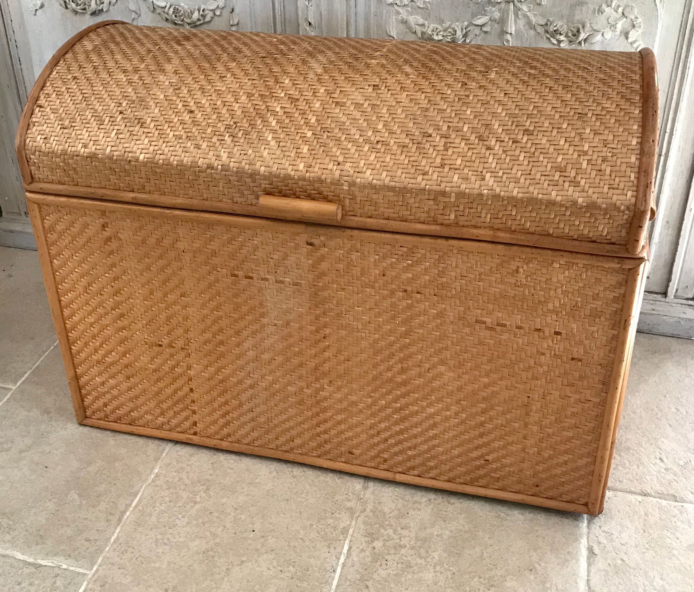 Vintage rattan box