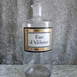 Flacon en pharmacie en verre transparent