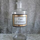Flacon en pharmacie en verre transparent