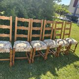 Set of chairs