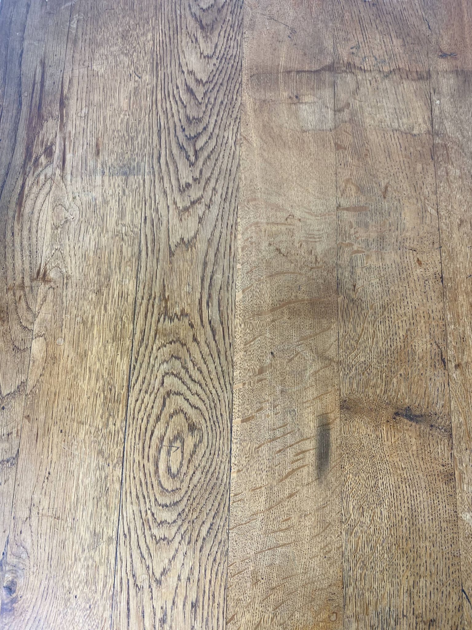 Table en bois avec tiroir