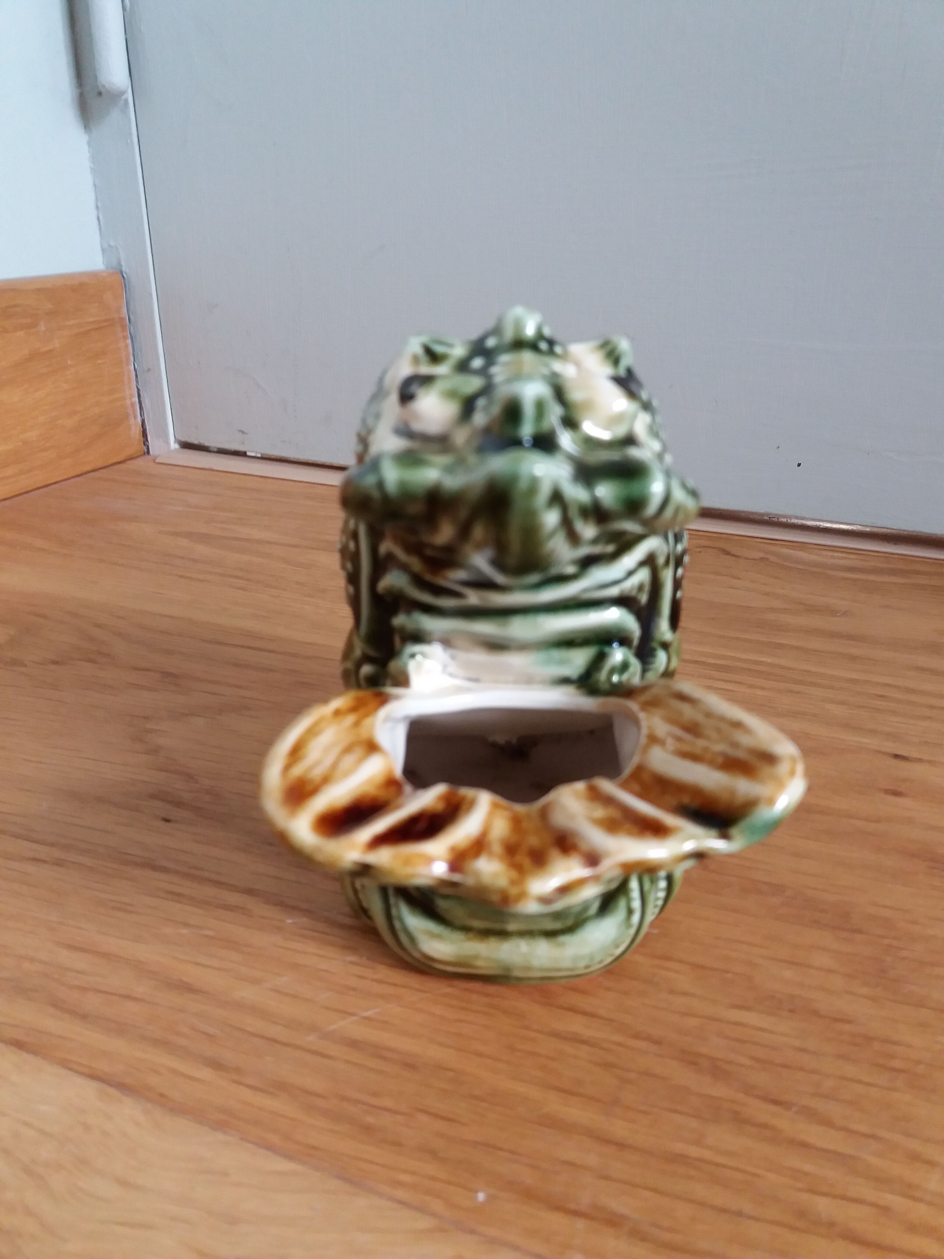 Zoomorphic ceramic shrimp or crayfish ashtray