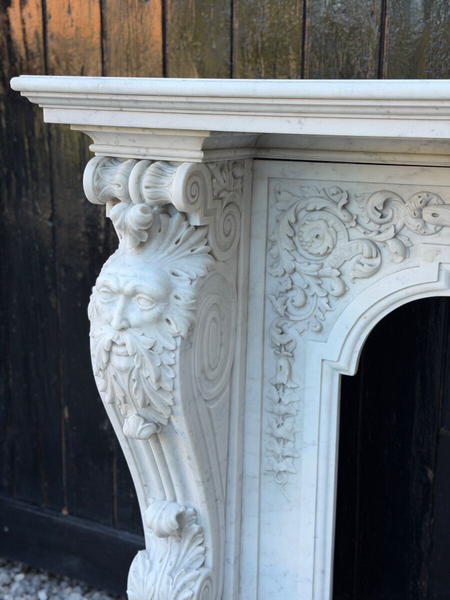 Napoleon III fireplace in white statuary Carrara marble, circa 1880.