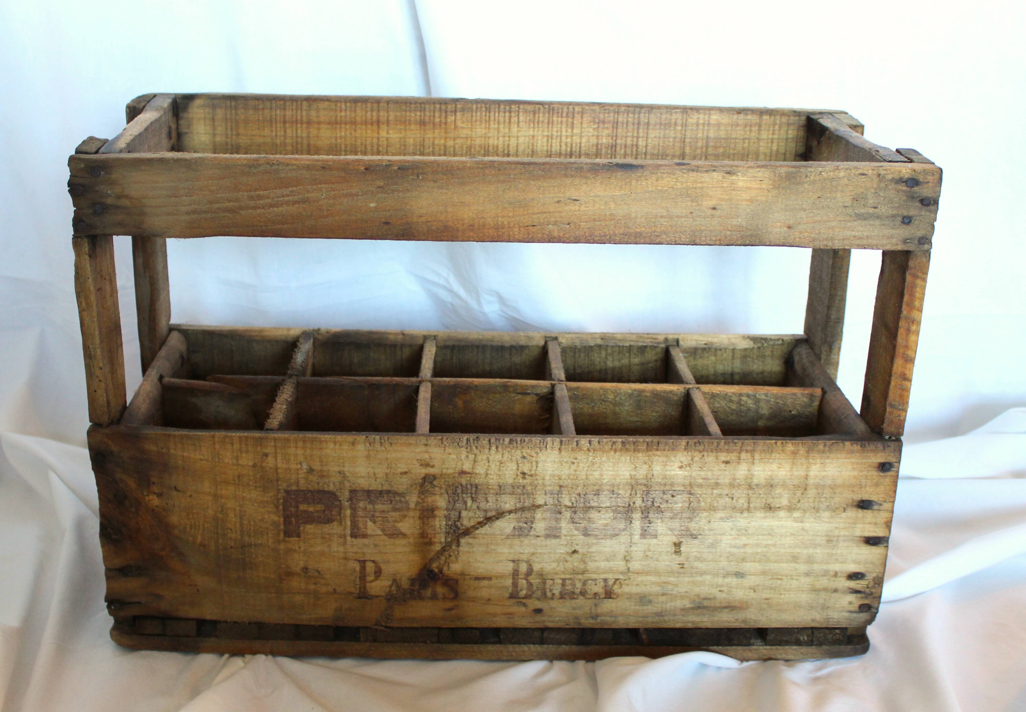 Case - bottle locker