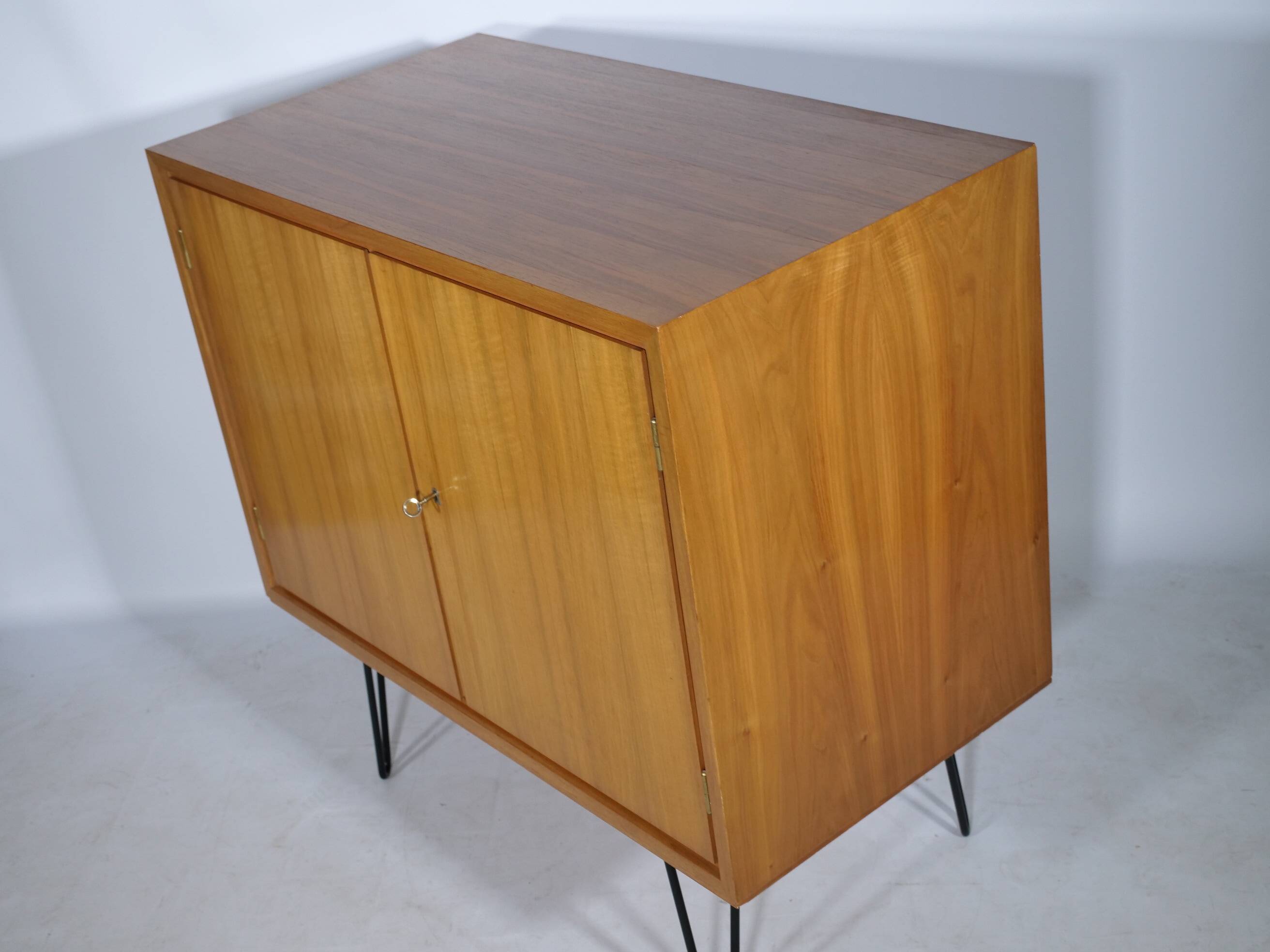 Commode en épingle à cheveux WK, buffet, armoire du milieu du siècle, vintage, années 1960