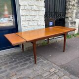 Tricoire and Vecchione extending table