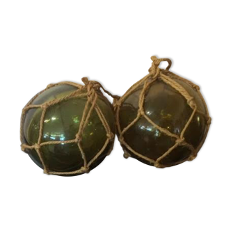 2 glass floats