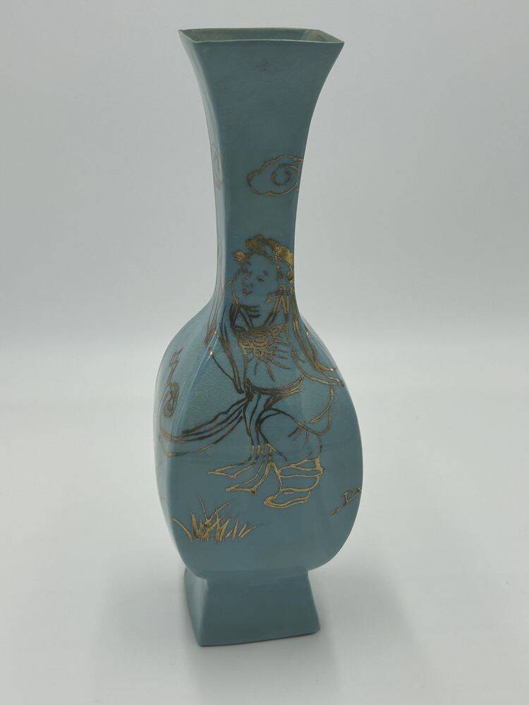 Chinese porcelain vase, cetadon, with gold leaf, Jingdezhen