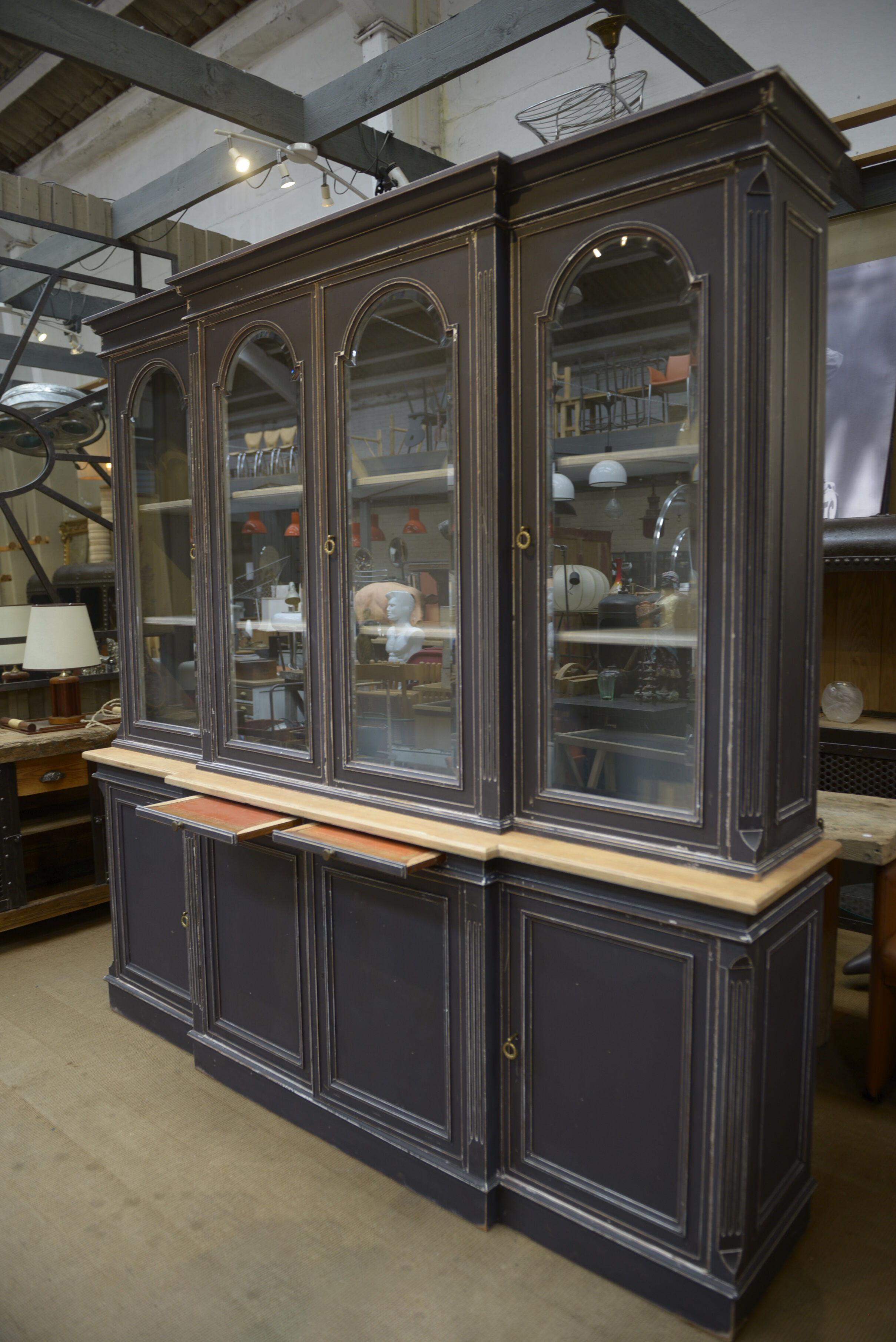 Showcase library patinated black